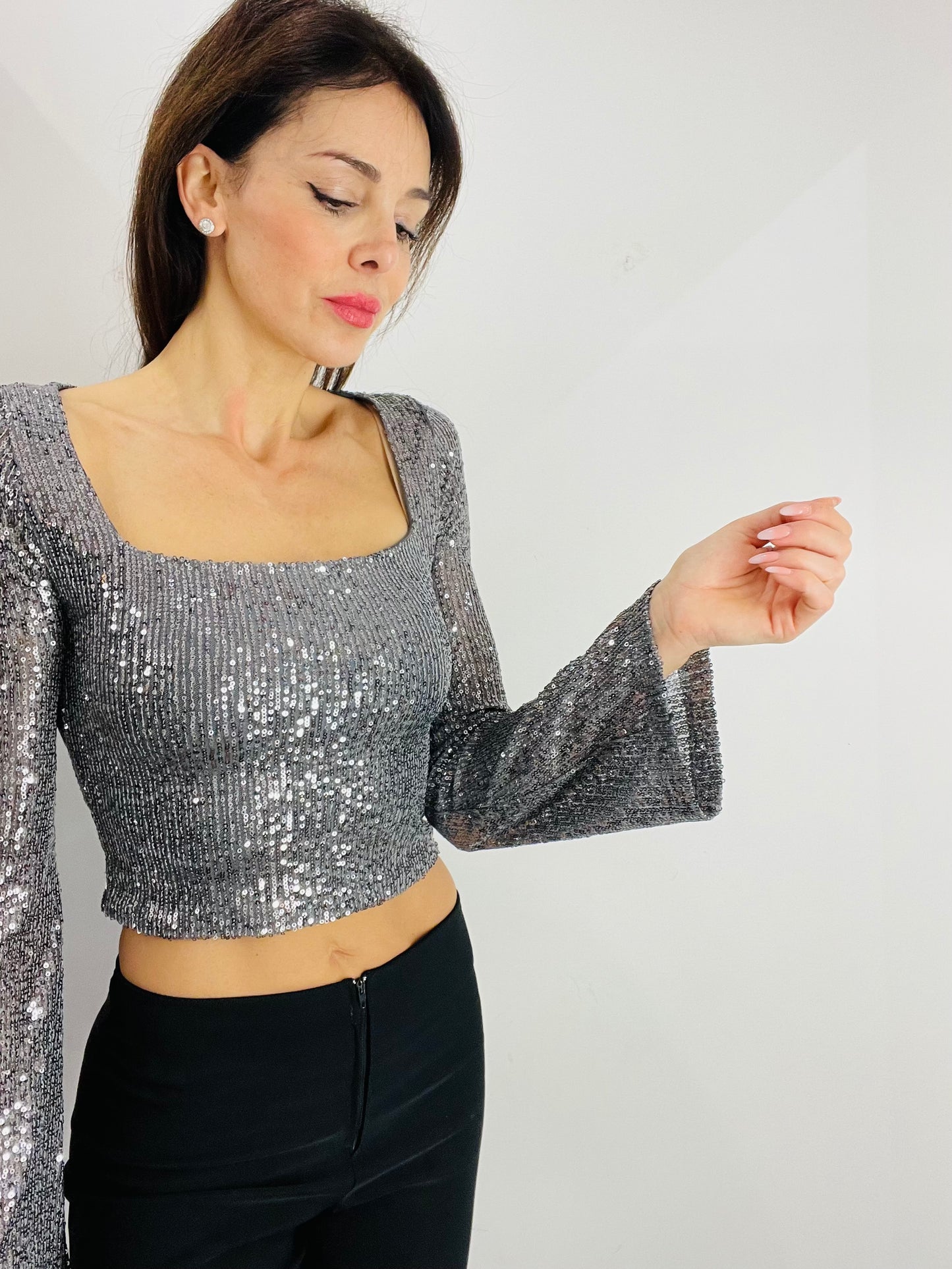 MAGLIA PAILLETTES SCOLLO QUADRATO