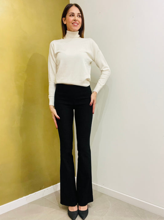 PANTALONE ADERENTE FLARE