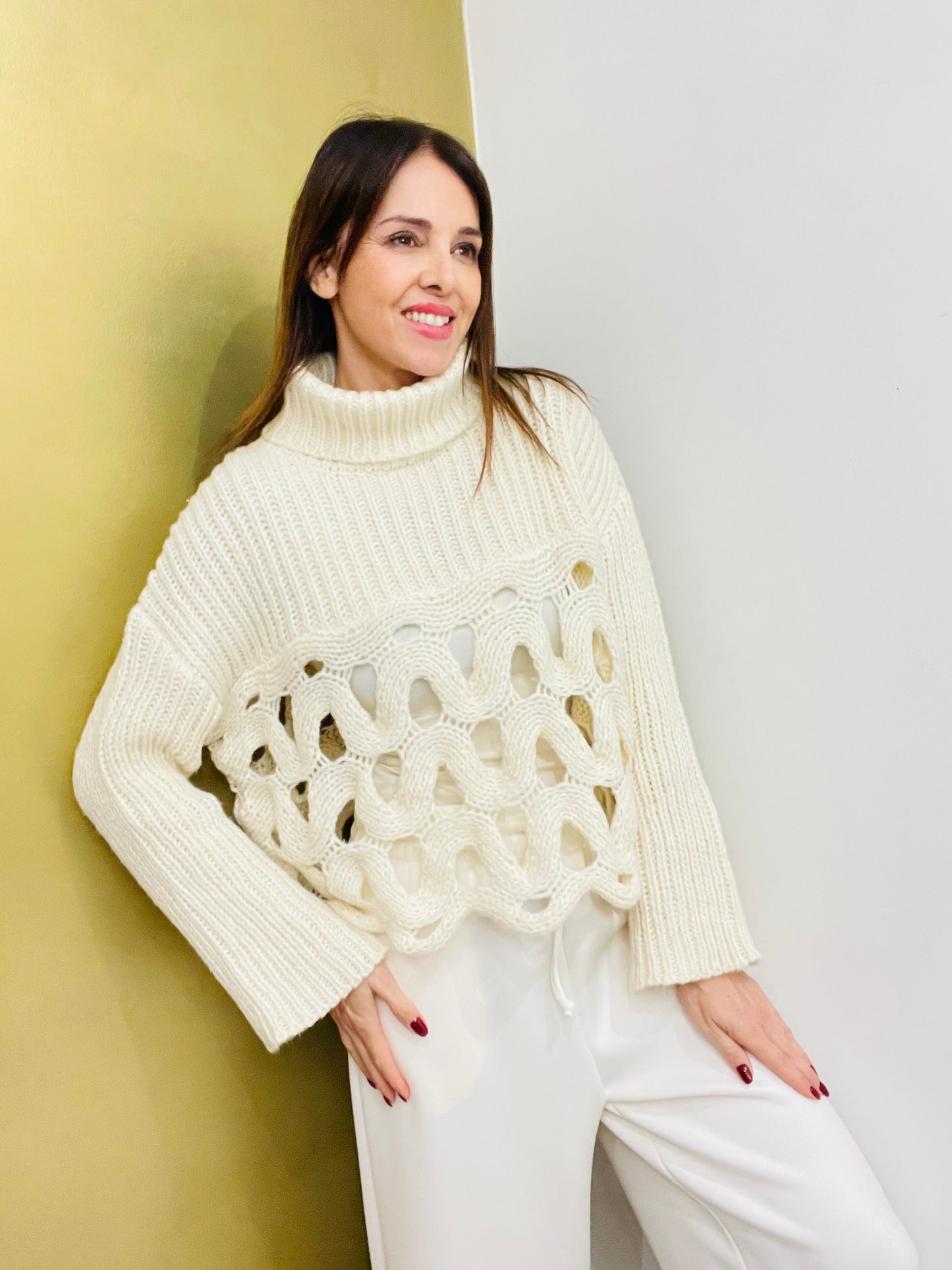 MAGLIONE TRAFORATO COLLO CIAMBELLA