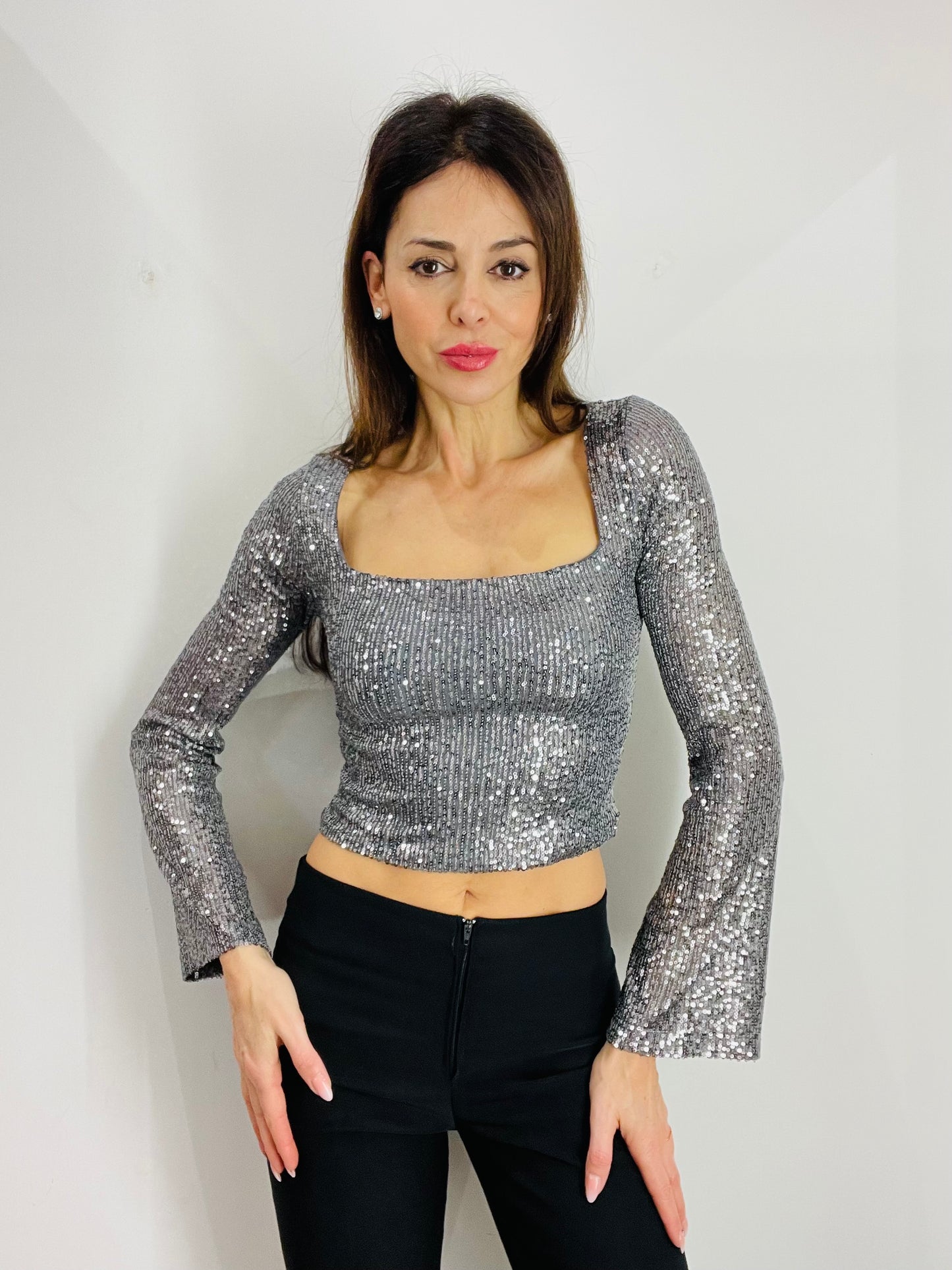 MAGLIA PAILLETTES SCOLLO QUADRATO