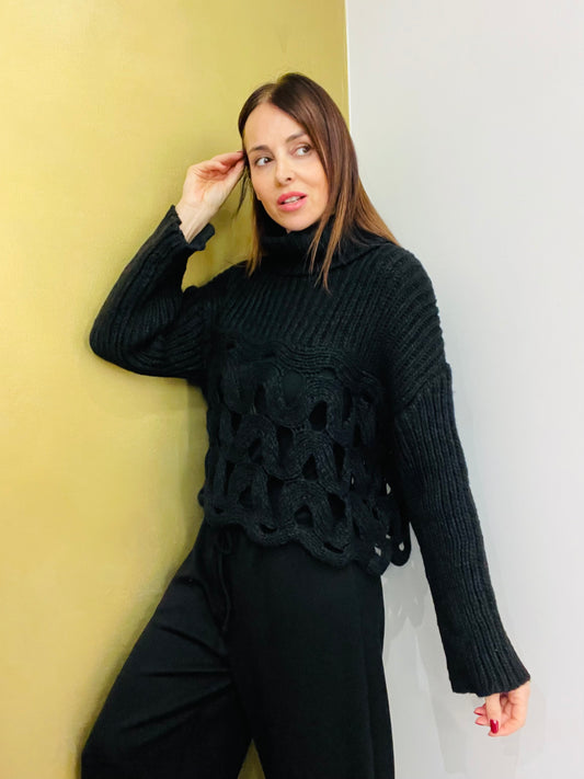 MAGLIONE TRAFORATO COLLO CIAMBELLA