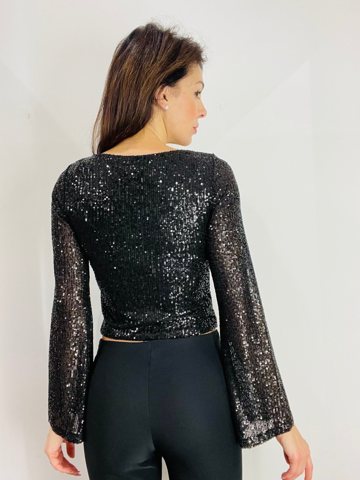 MAGLIA PAILLETTES SCOLLO QUADRATO