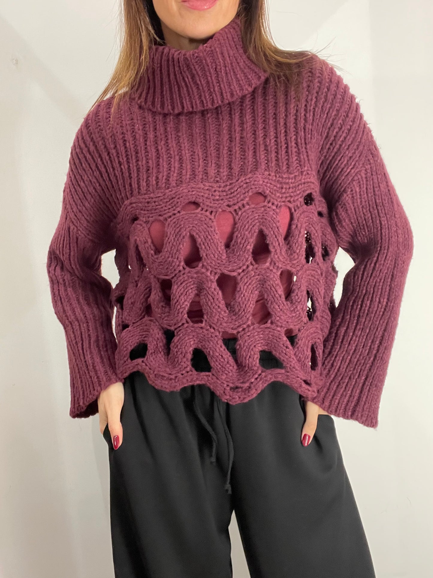 MAGLIONE TRAFORATO COLLO CIAMBELLA