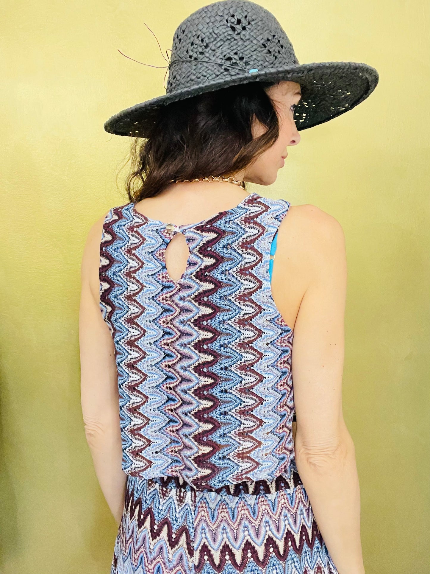TOP CHEVRON CORTO