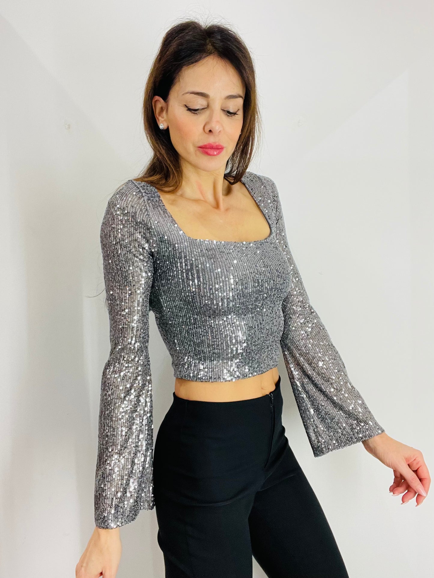 MAGLIA PAILLETTES SCOLLO QUADRATO