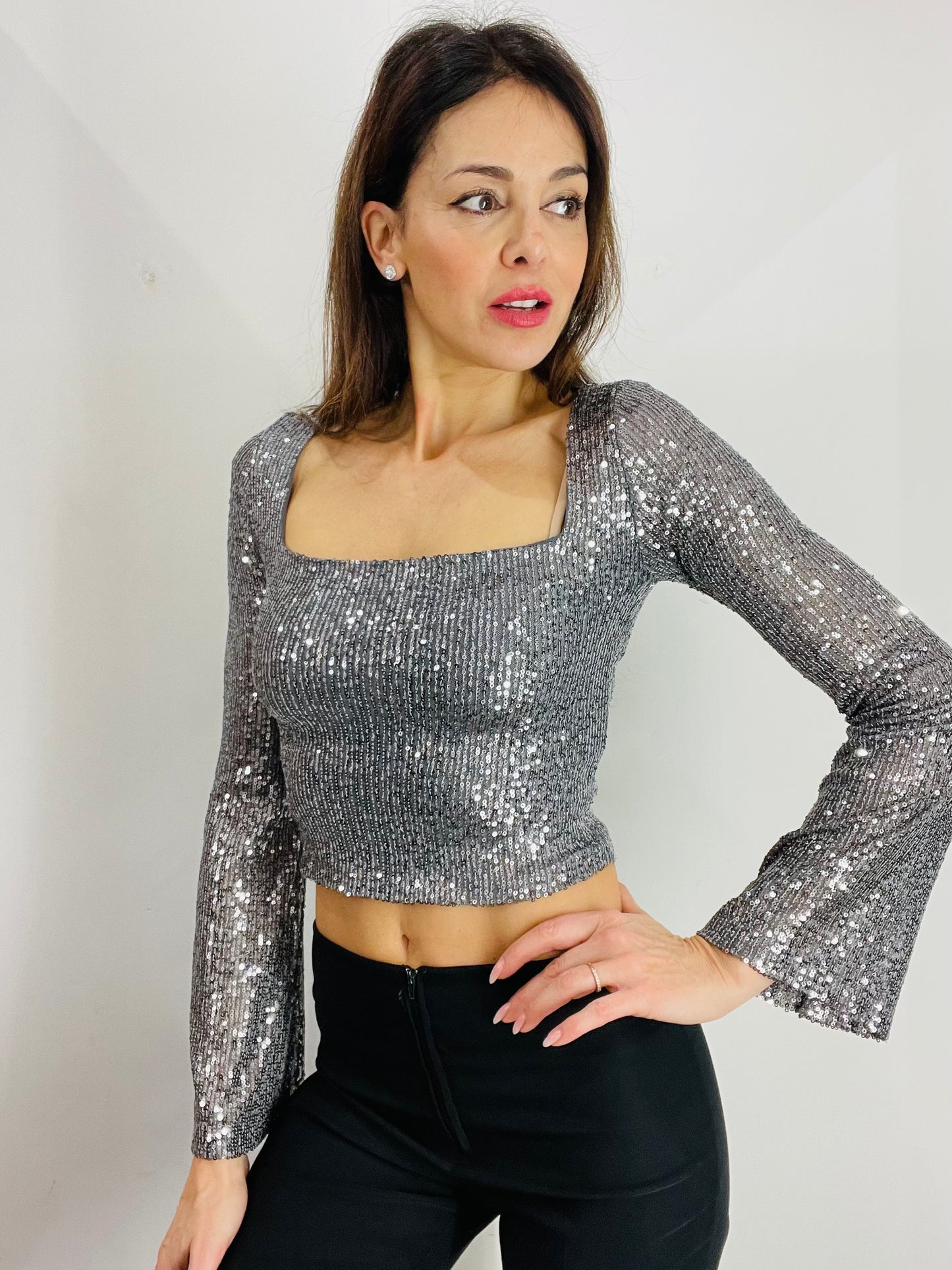 MAGLIA PAILLETTES SCOLLO QUADRATO