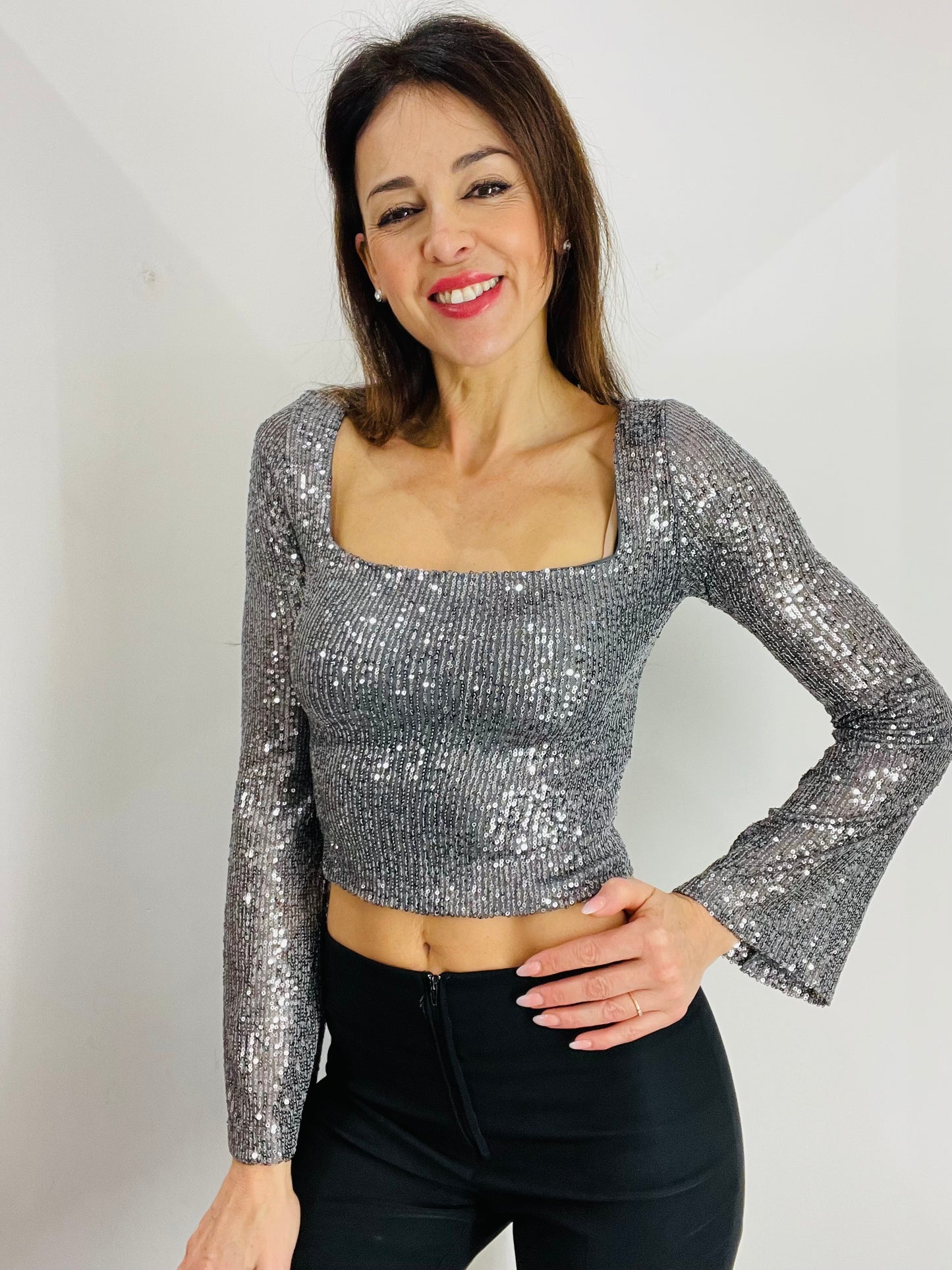 MAGLIA PAILLETTES SCOLLO QUADRATO