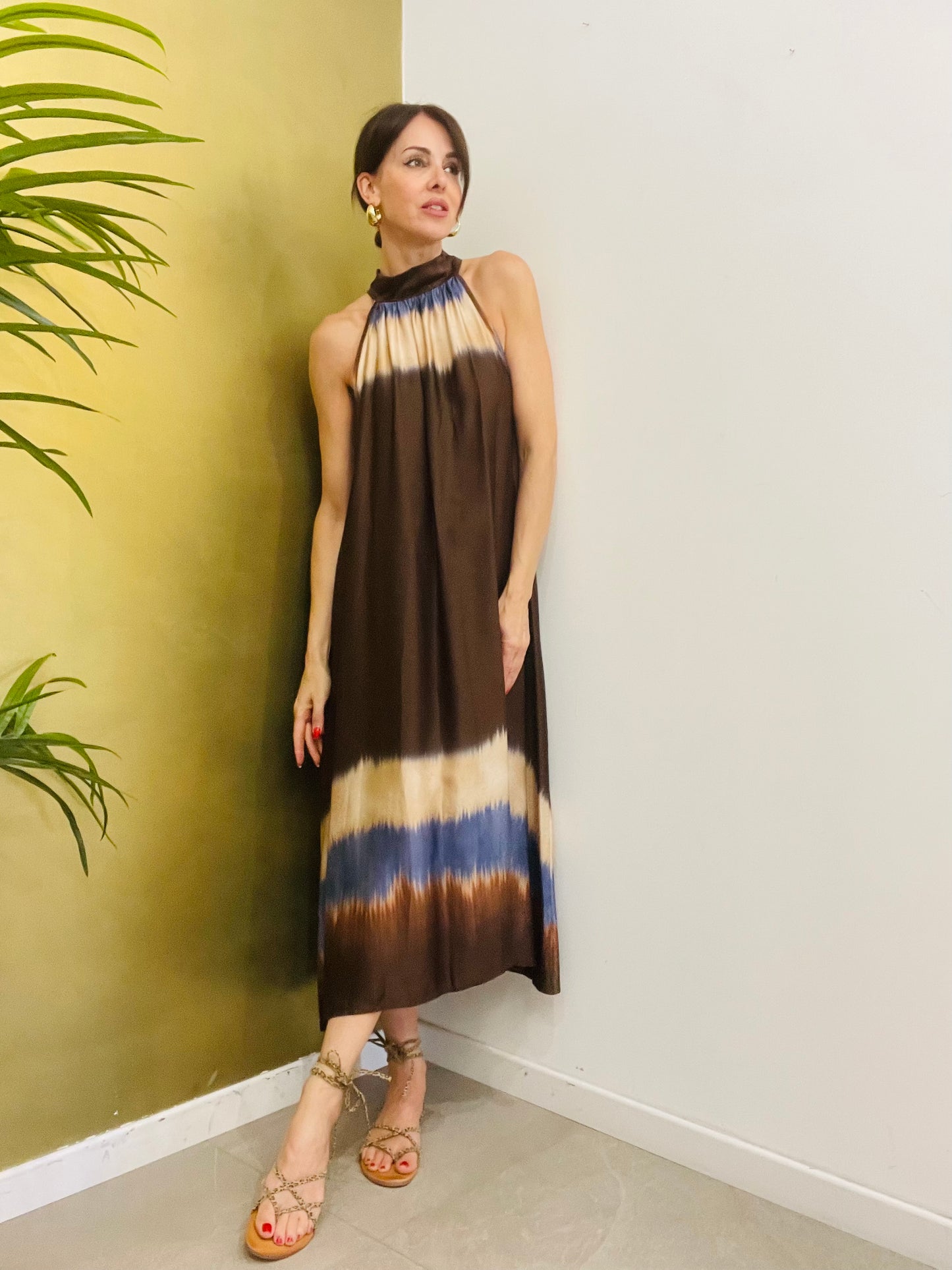 ABITO FANTASIA CON SCOLLO ALL’AMERICANA