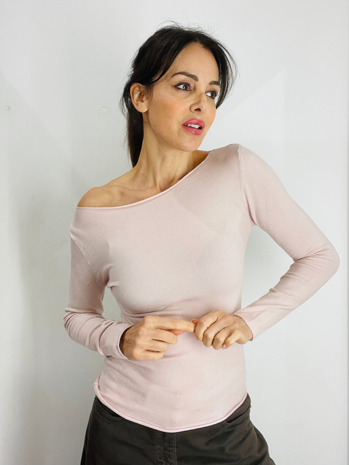 MAGLIA BASIC SCOLLO BARCHETTA