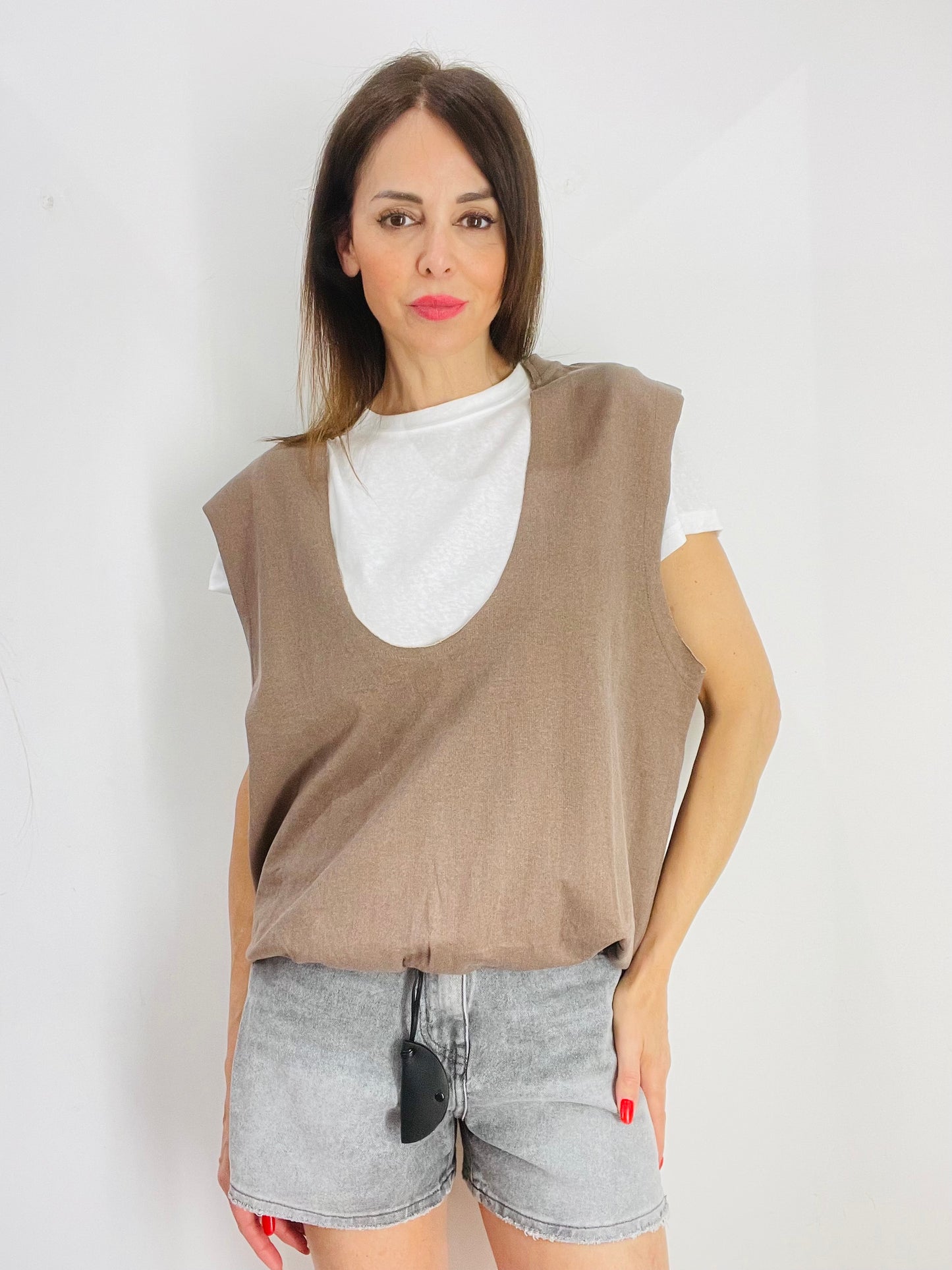 T-SHIRT CON CANOTTA