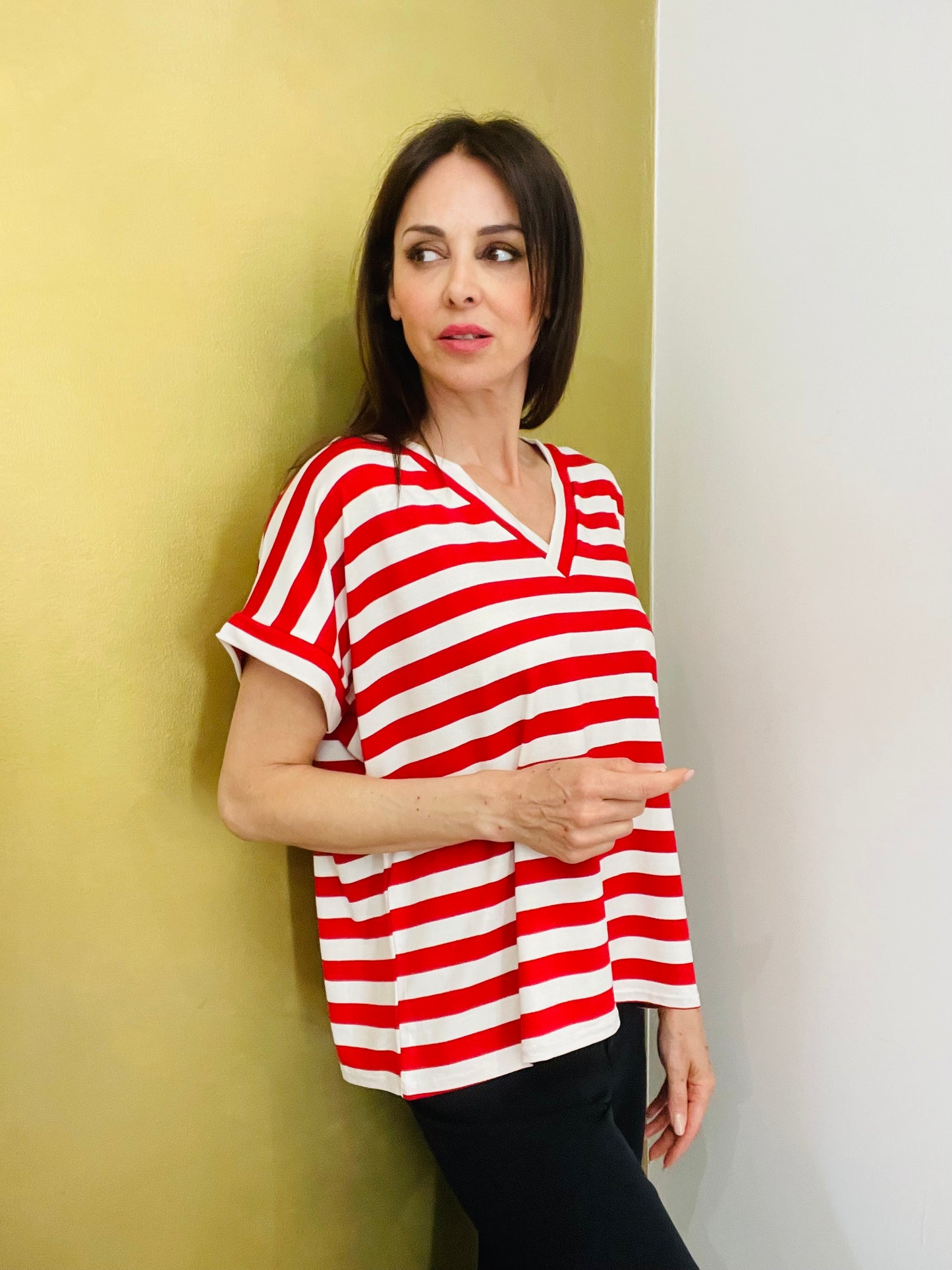 T-SHIRT RIGHE SCOLLO A V