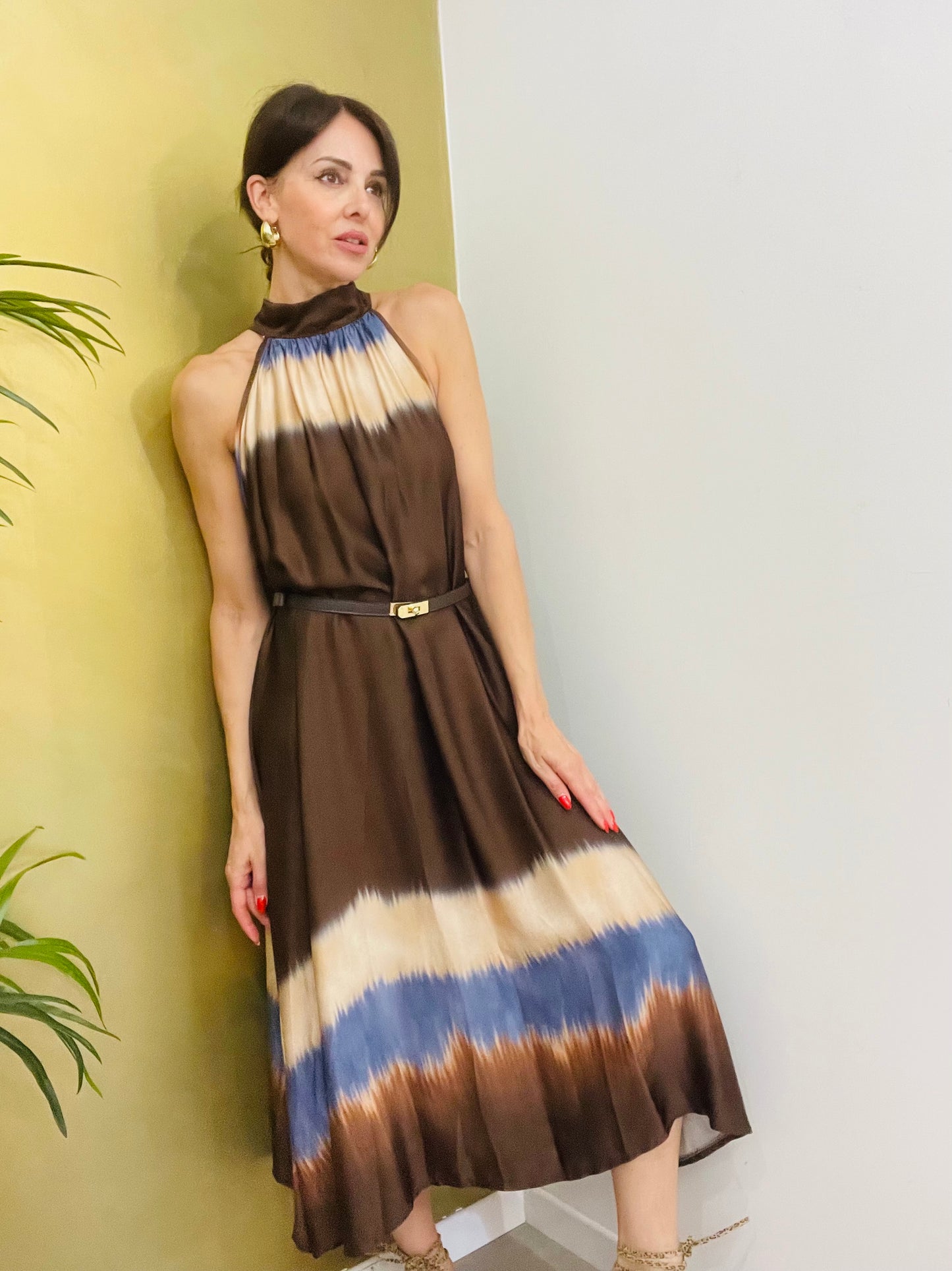ABITO FANTASIA CON SCOLLO ALL’AMERICANA