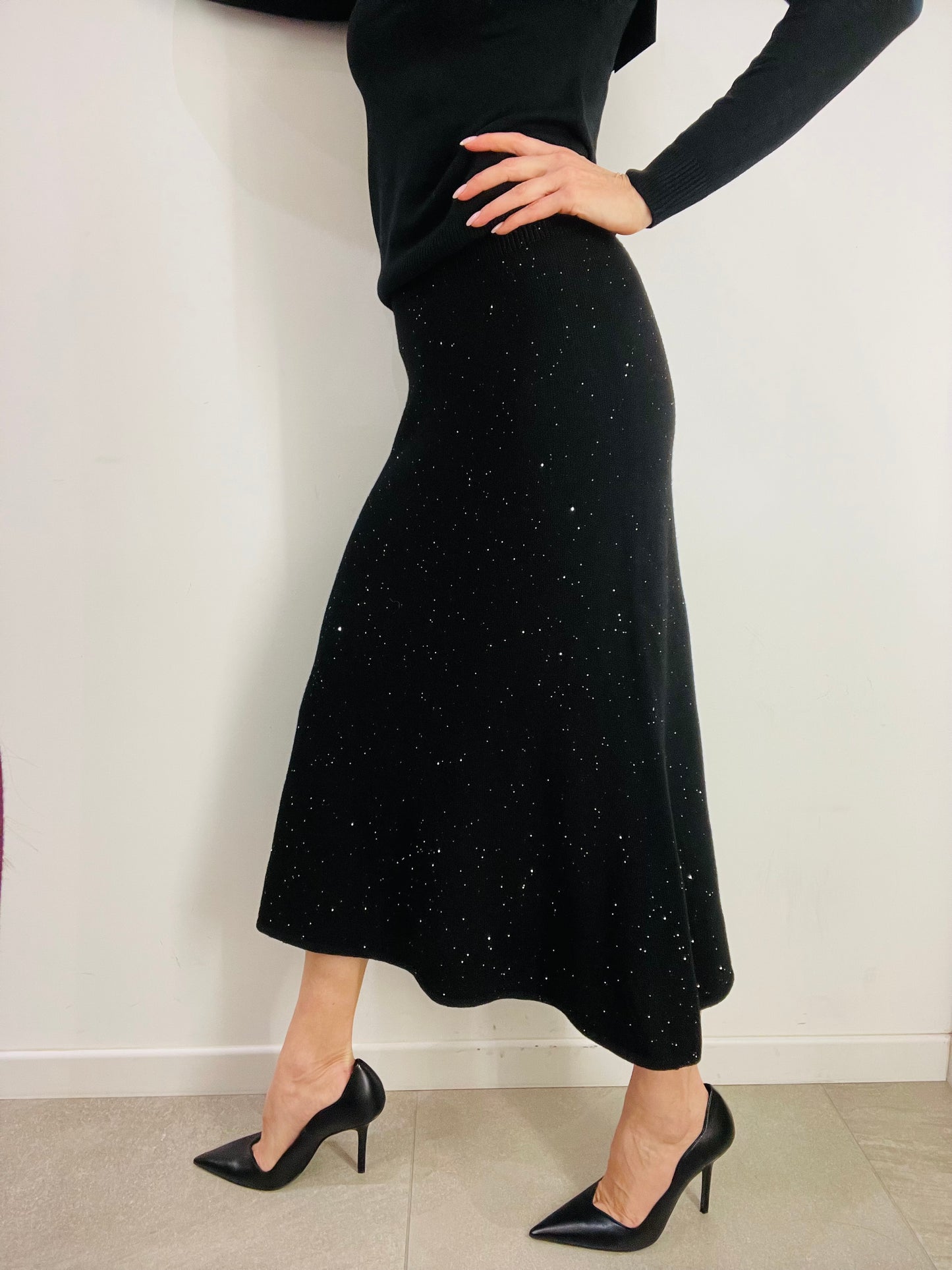 GONNA SVASATA IN MAGLIA MICROPAILLETTES