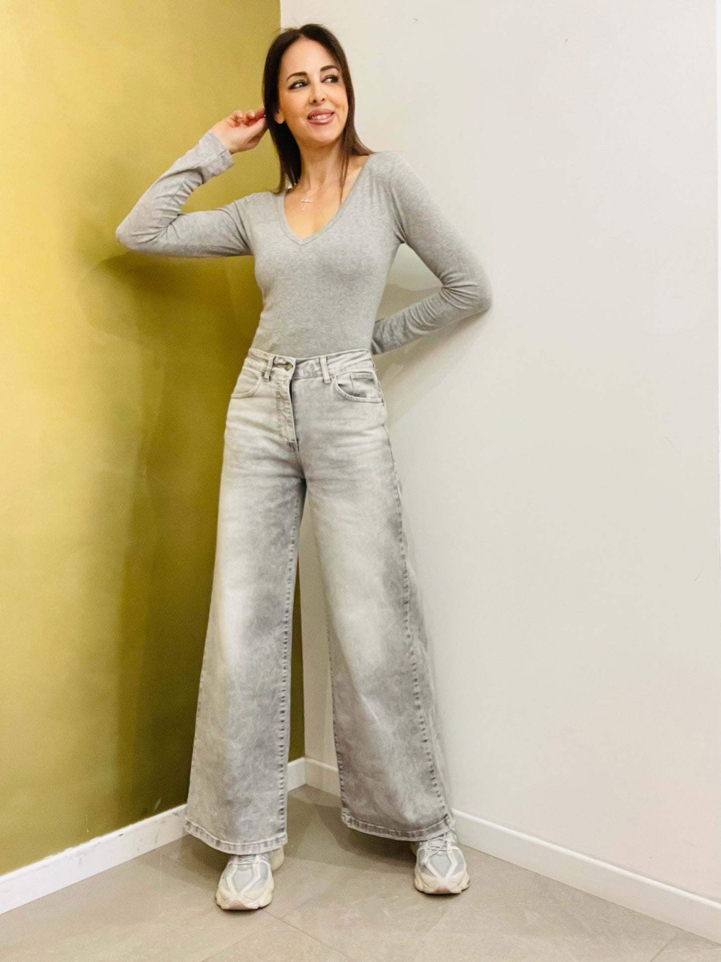 JEANS A PALAZZO MOTEL