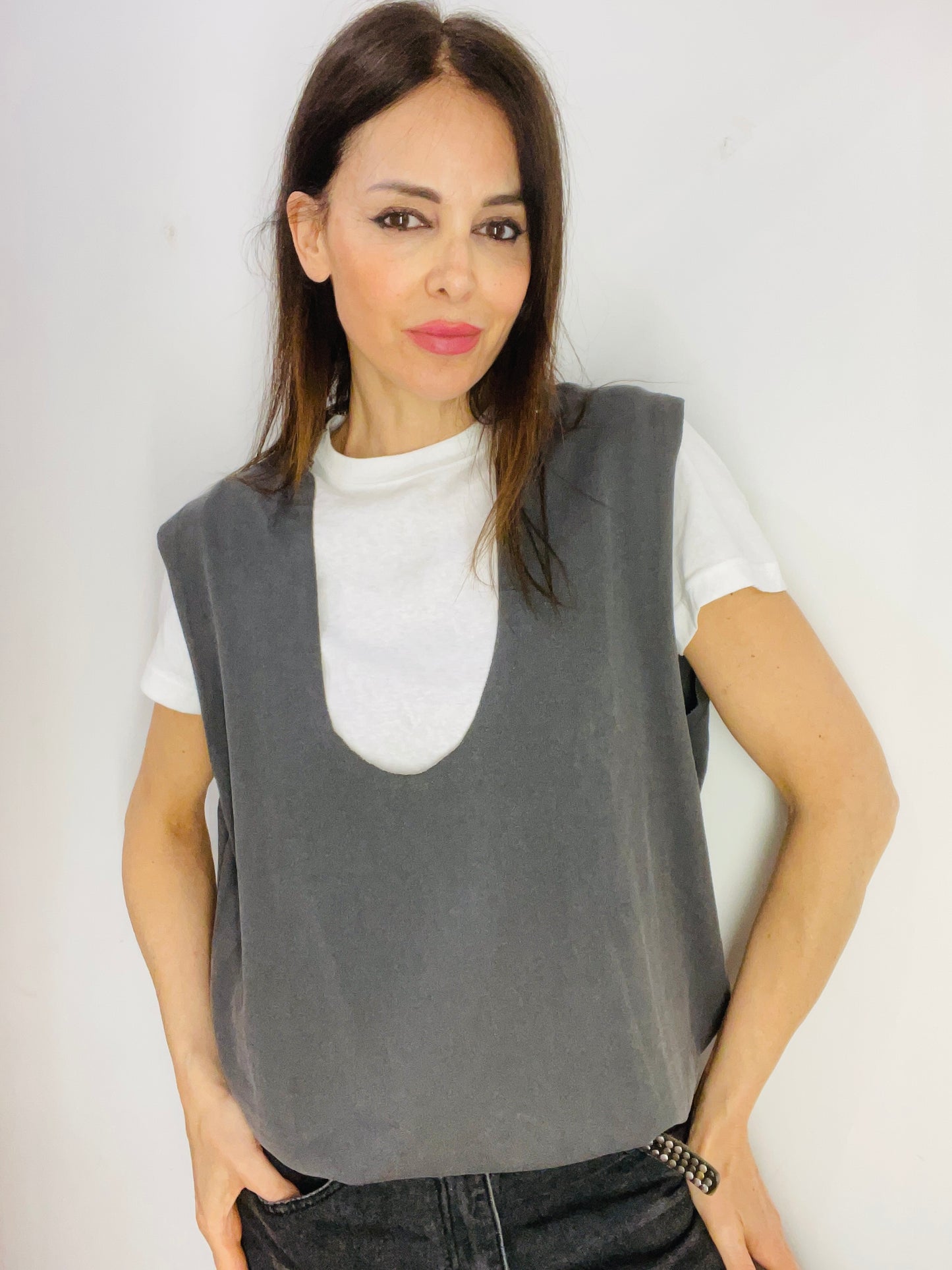 T-SHIRT CON CANOTTA