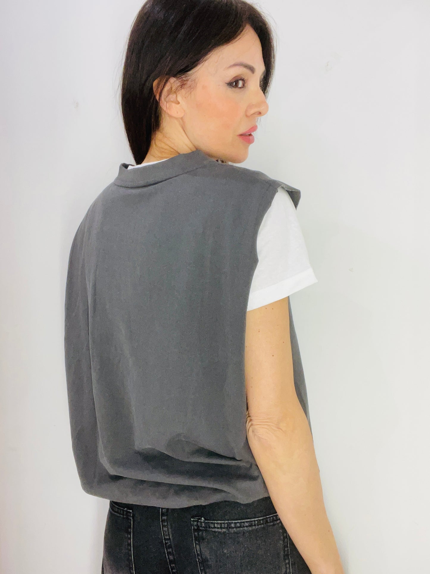 T-SHIRT CON CANOTTA