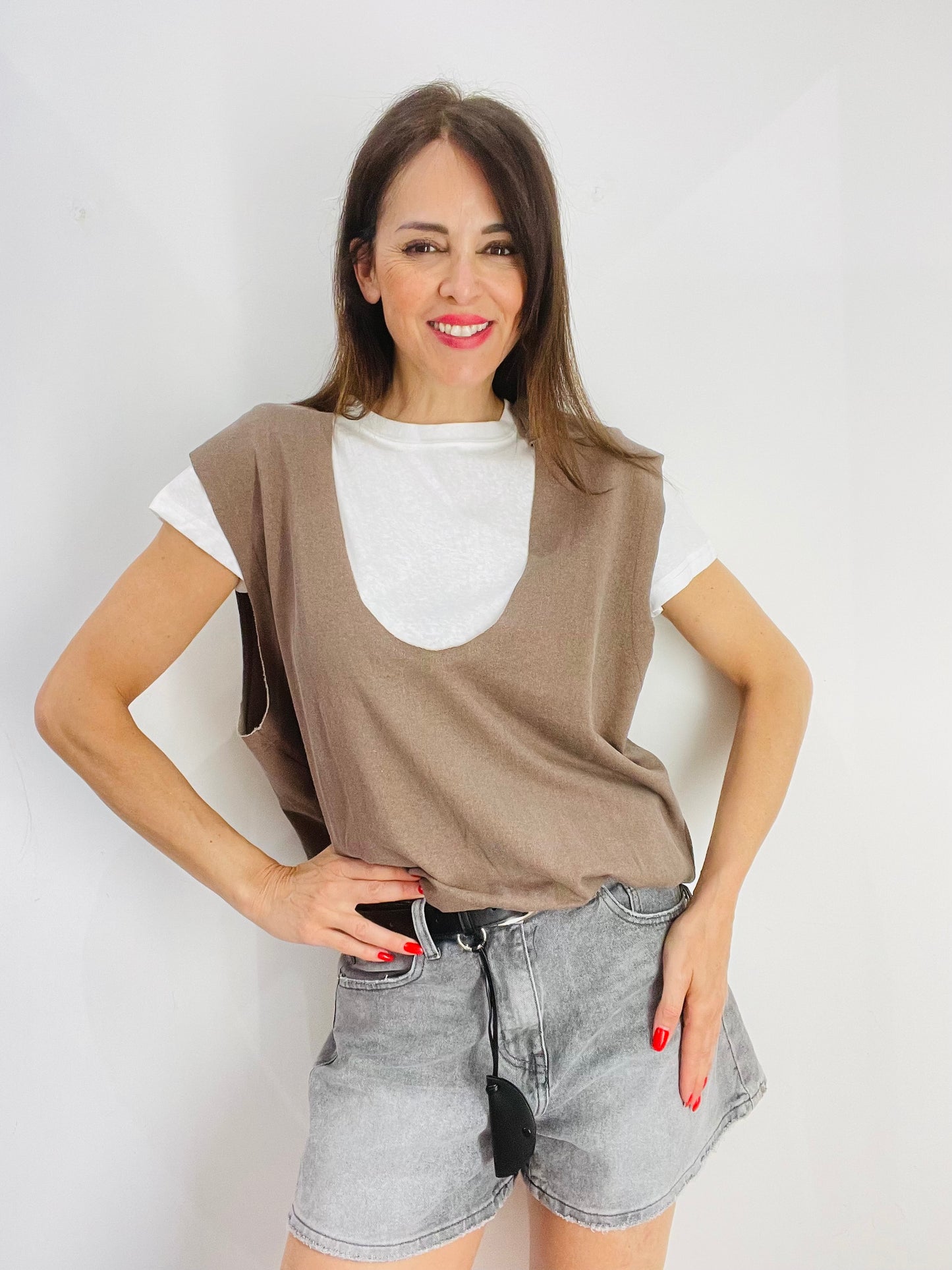 T-SHIRT CON CANOTTA