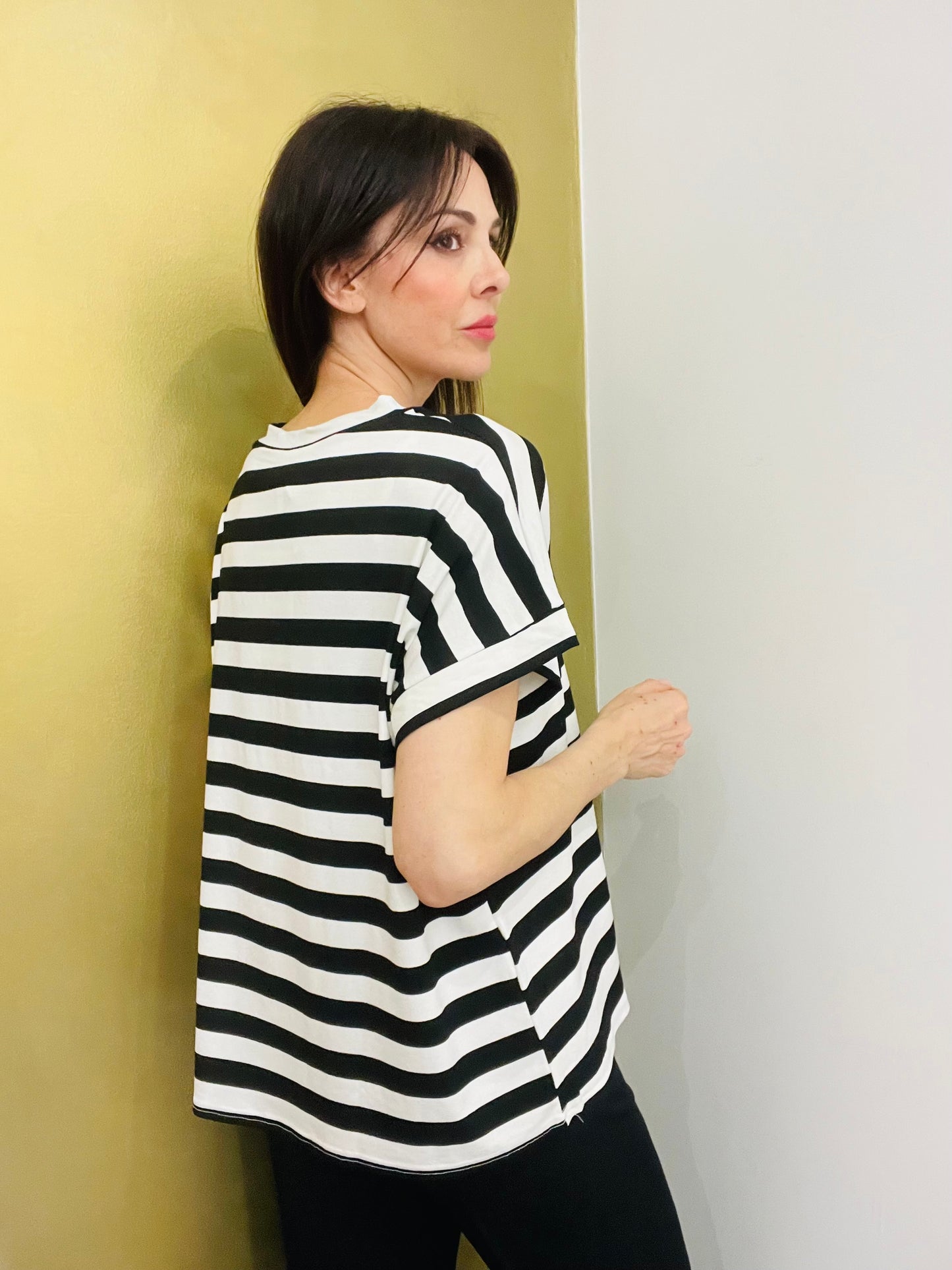 T-SHIRT RIGHE SCOLLO A V