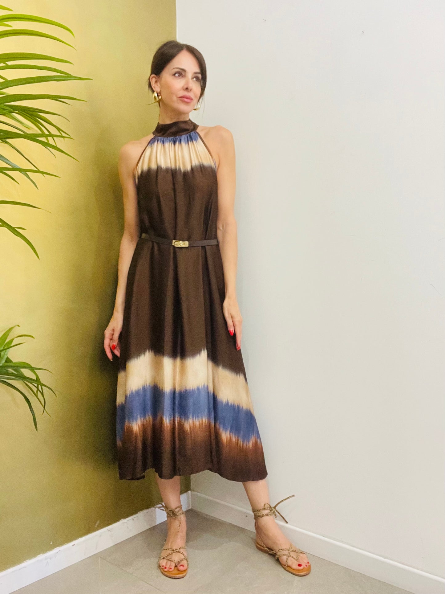 ABITO FANTASIA CON SCOLLO ALL’AMERICANA