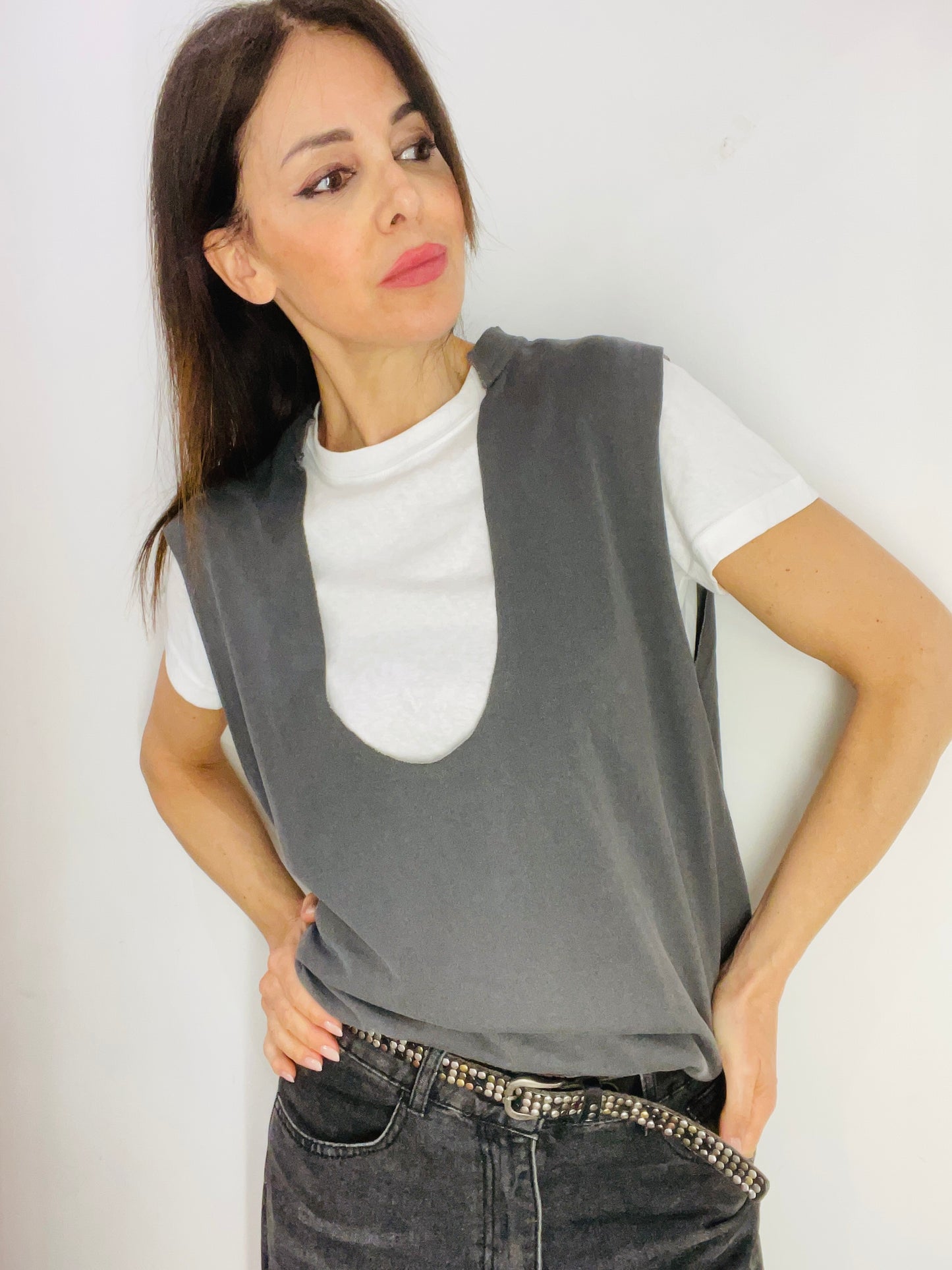 T-SHIRT CON CANOTTA