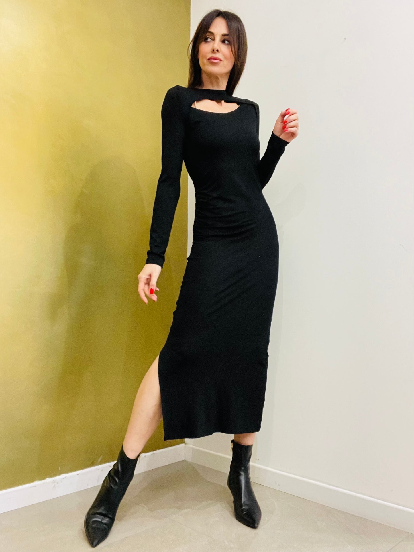 ABITO LUNGO CUTOUT