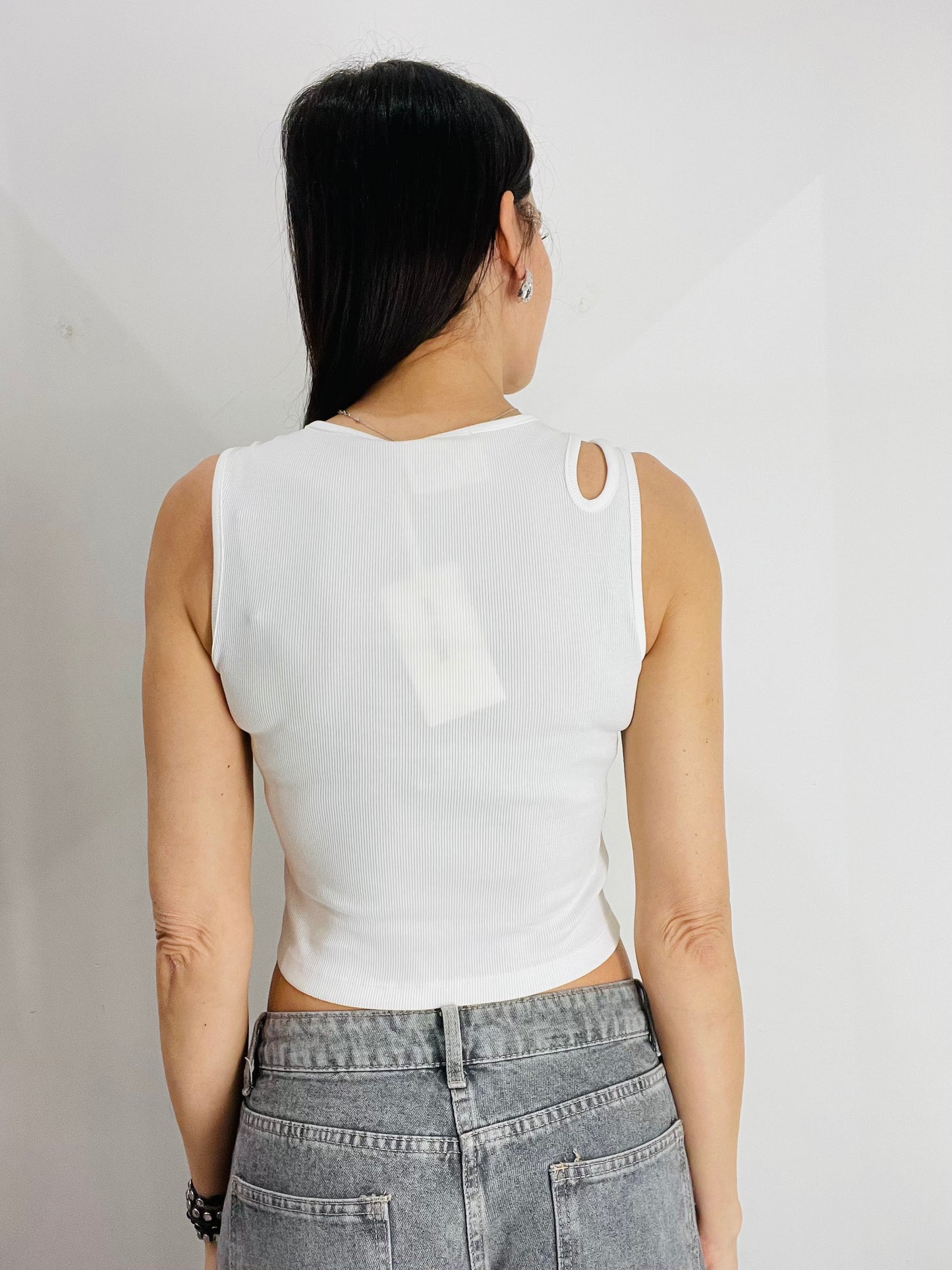 TOP CUT OUT