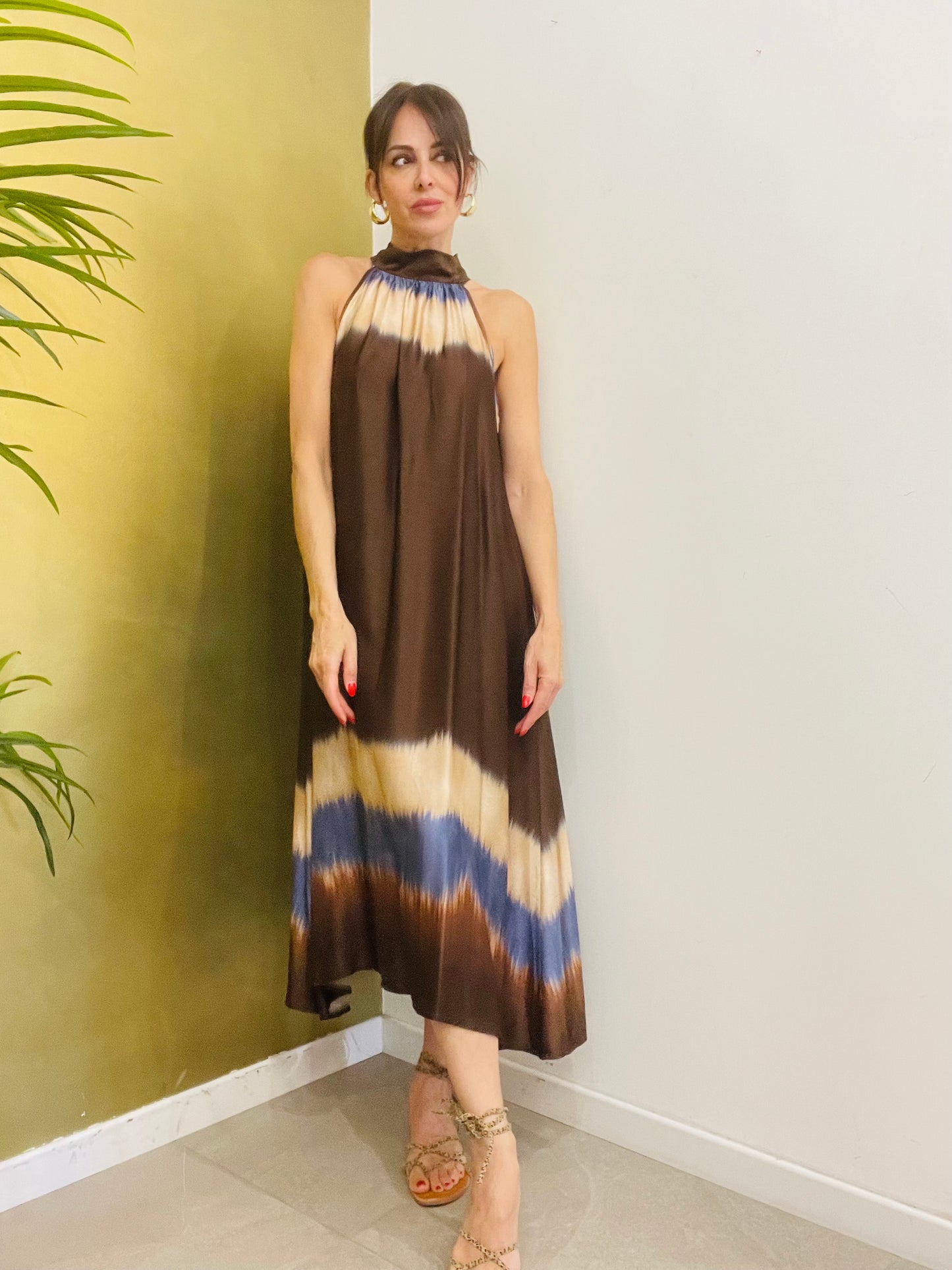 ABITO FANTASIA CON SCOLLO ALL’AMERICANA
