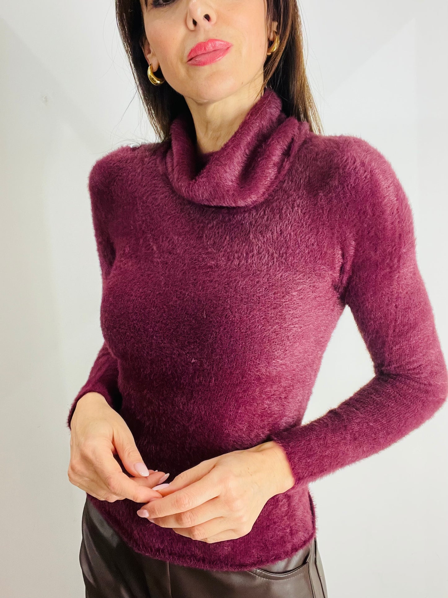 MAGLIA  PELOSETTA COLLO CIAMBELLA