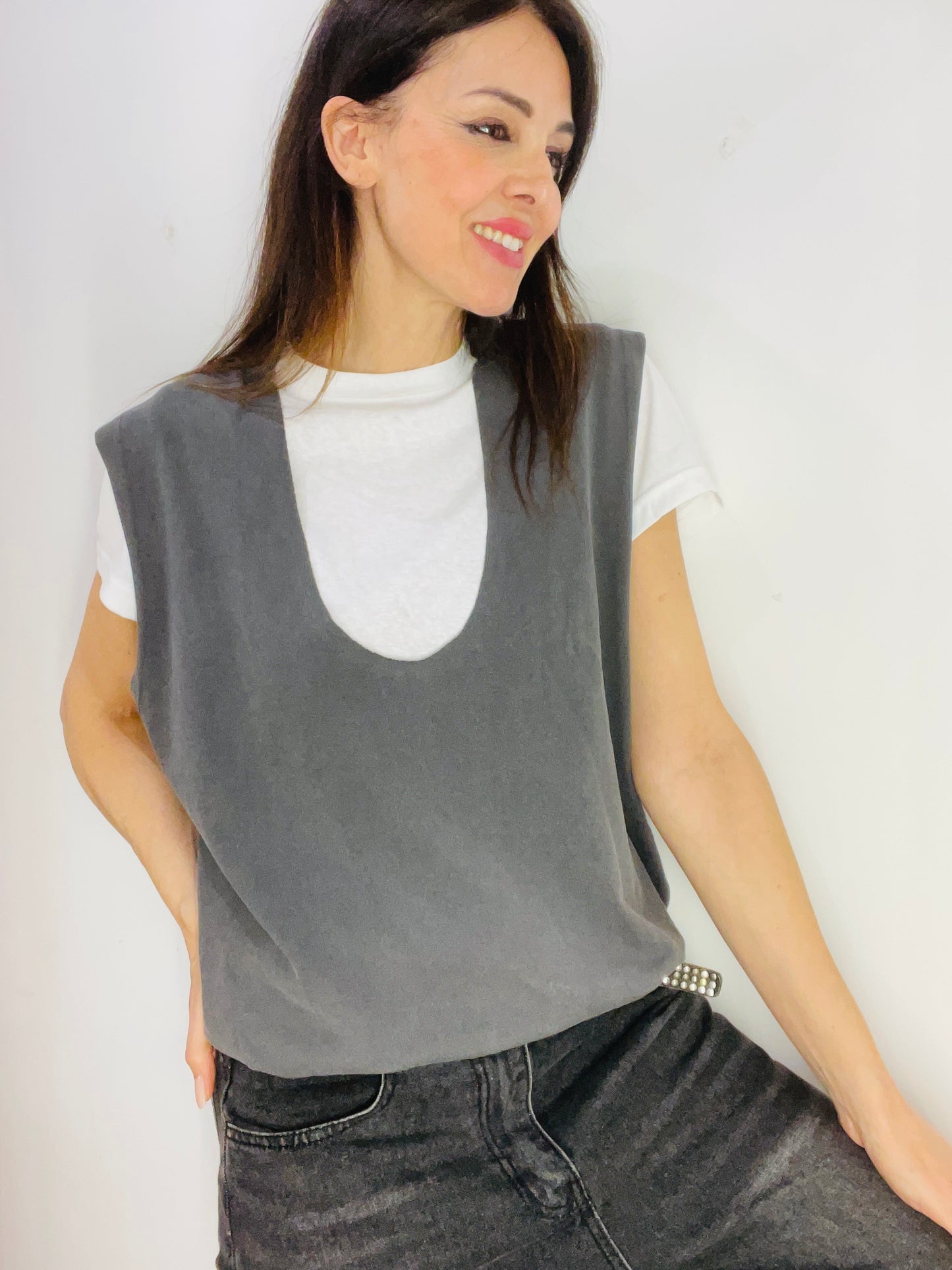 T-SHIRT CON CANOTTA