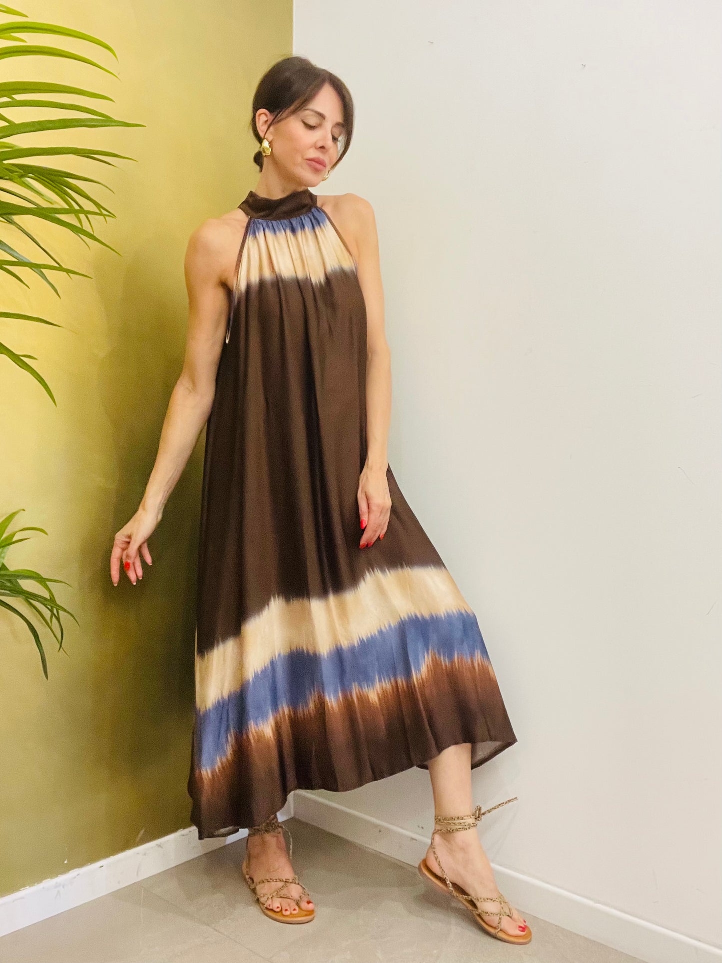 ABITO FANTASIA CON SCOLLO ALL’AMERICANA