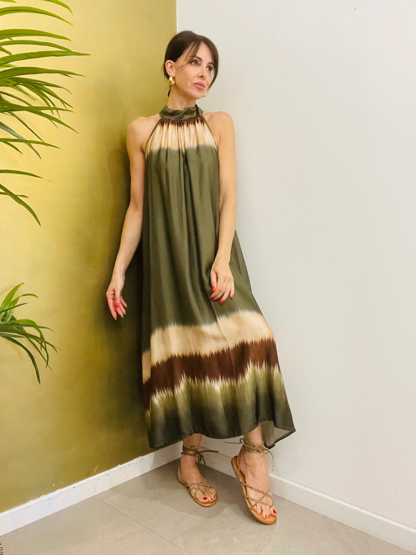 ABITO FANTASIA CON SCOLLO ALL’AMERICANA