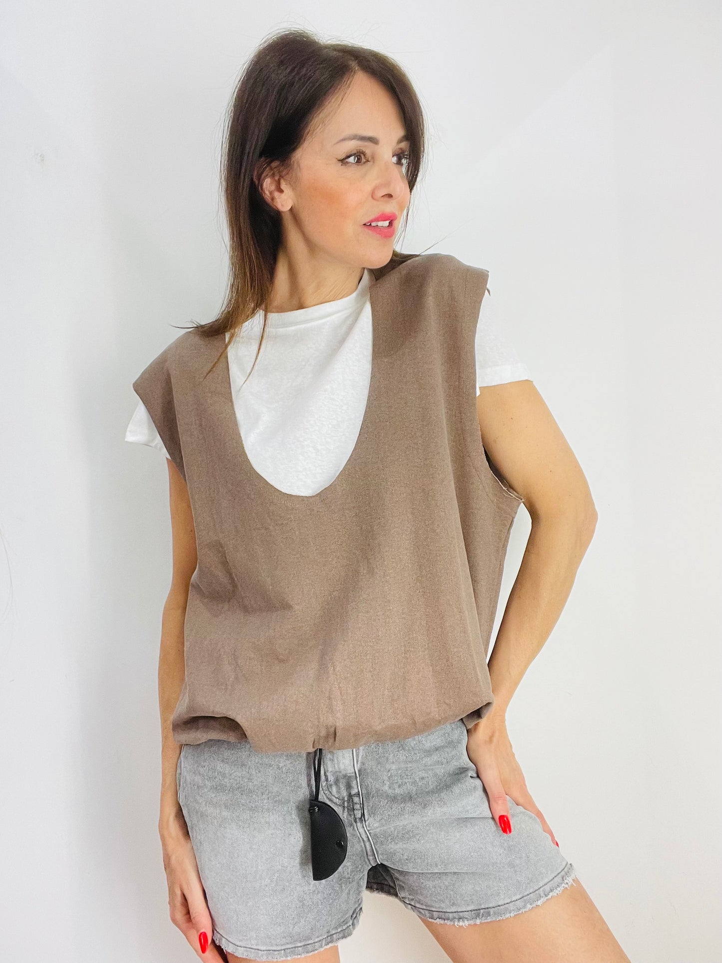 T-SHIRT CON CANOTTA