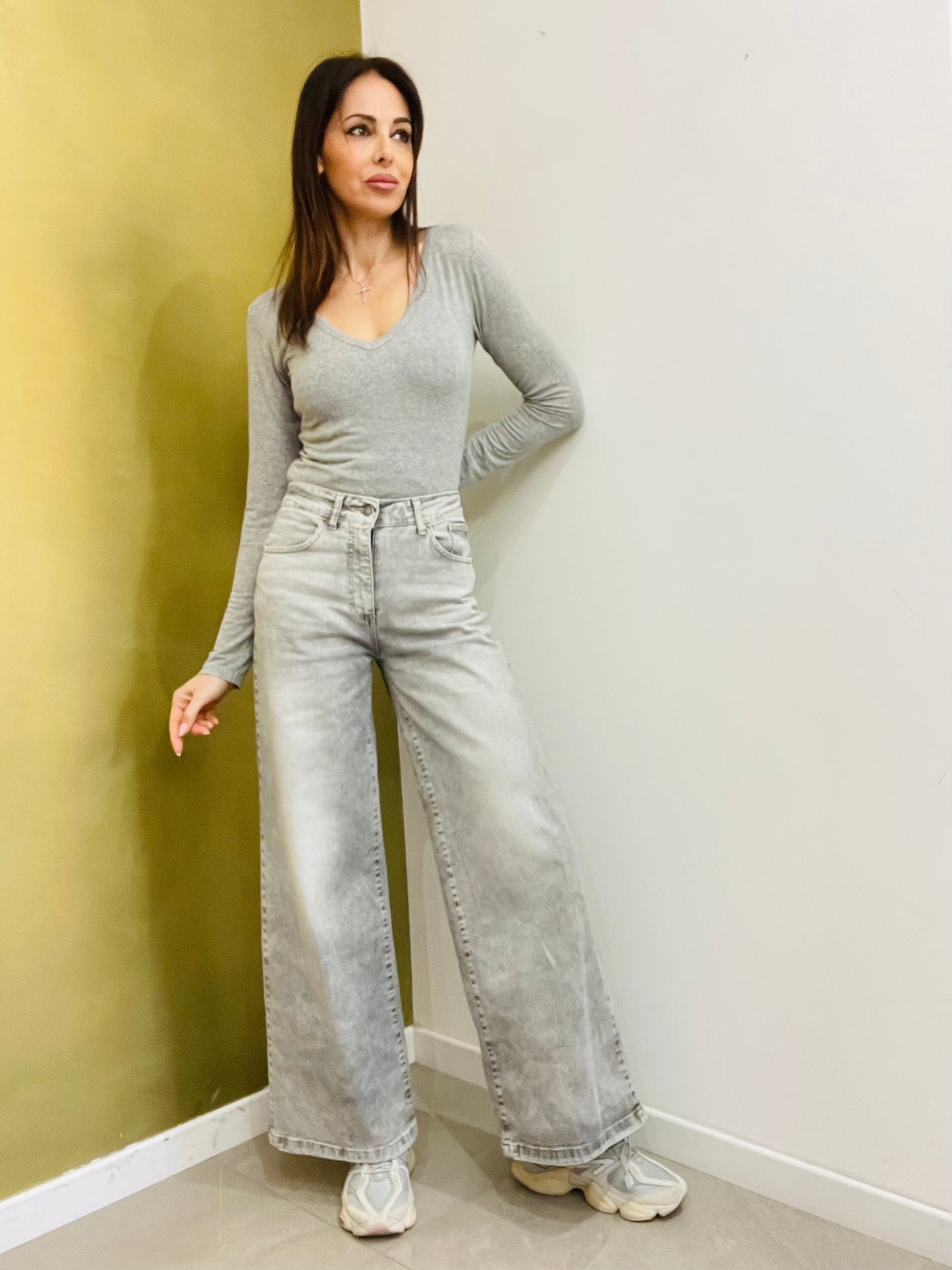 JEANS A PALAZZO MOTEL