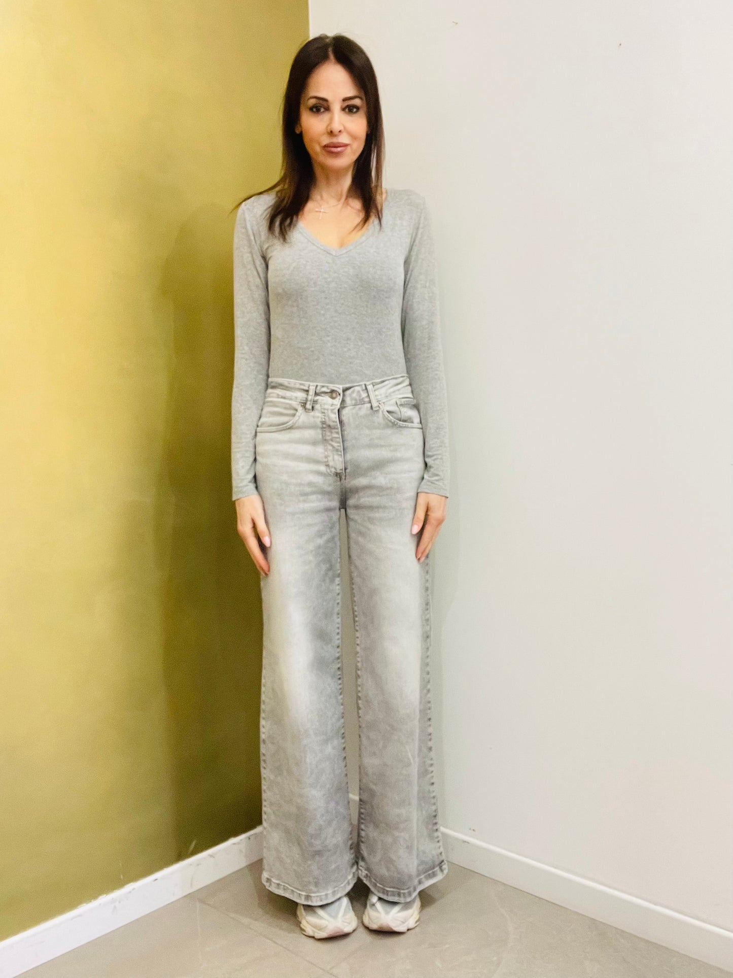 JEANS A PALAZZO MOTEL