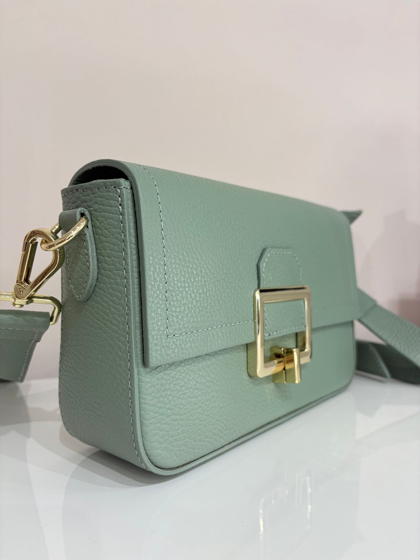 BORSA EMY